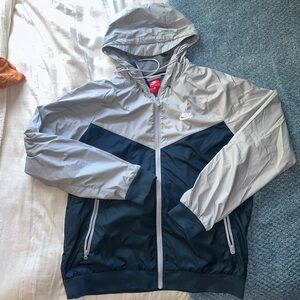 Men’s Nike blue and grey windbreaker “Windrunner” jacket